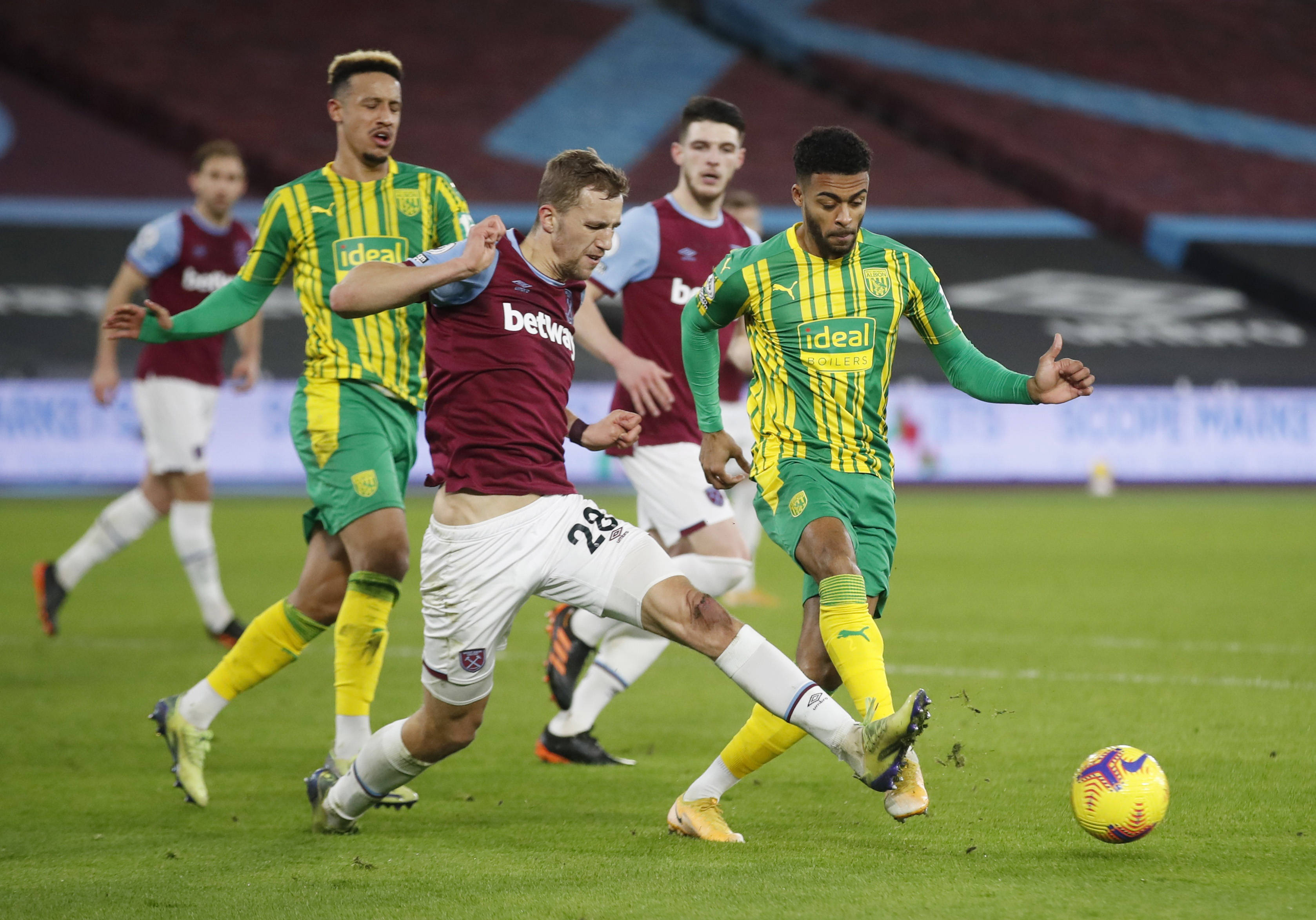 庞大费用 庞大费用